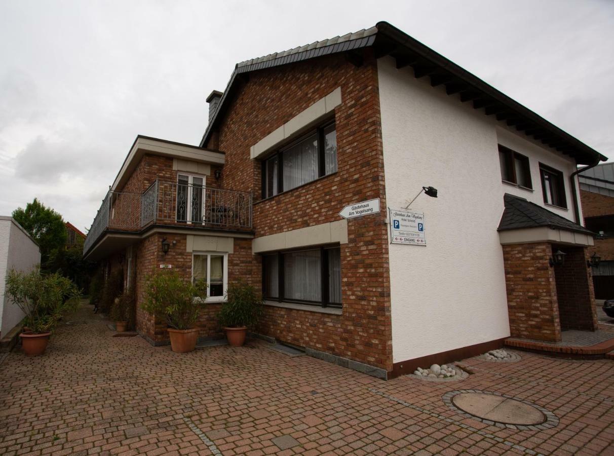 Am Vogelsang 3*